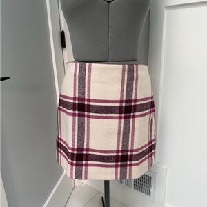 NWT Ann Taylor Plaid Mini Skirt in Cream and Burgundy 10